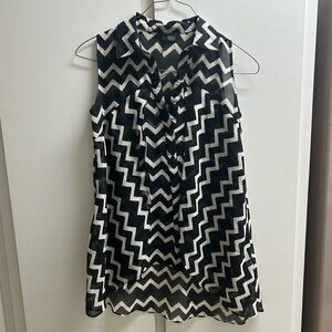 Sleeveless Black & White Chevron Blouse - Brand Unspecified